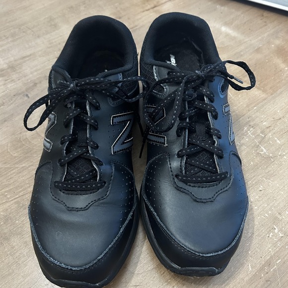 New Balance WW411BK2 Walking Shoes Womens Size 8.5 Comfort Sneakers - Picture 3 of 9